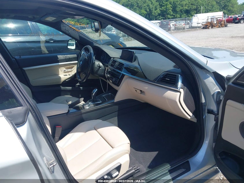 2018 BMW 3er VIN WBA8Z9C52JG827881 IAAI salvage auction — FRONT END, Salvage Title, sold $4,975 on 2026-08-20 (photo 5)