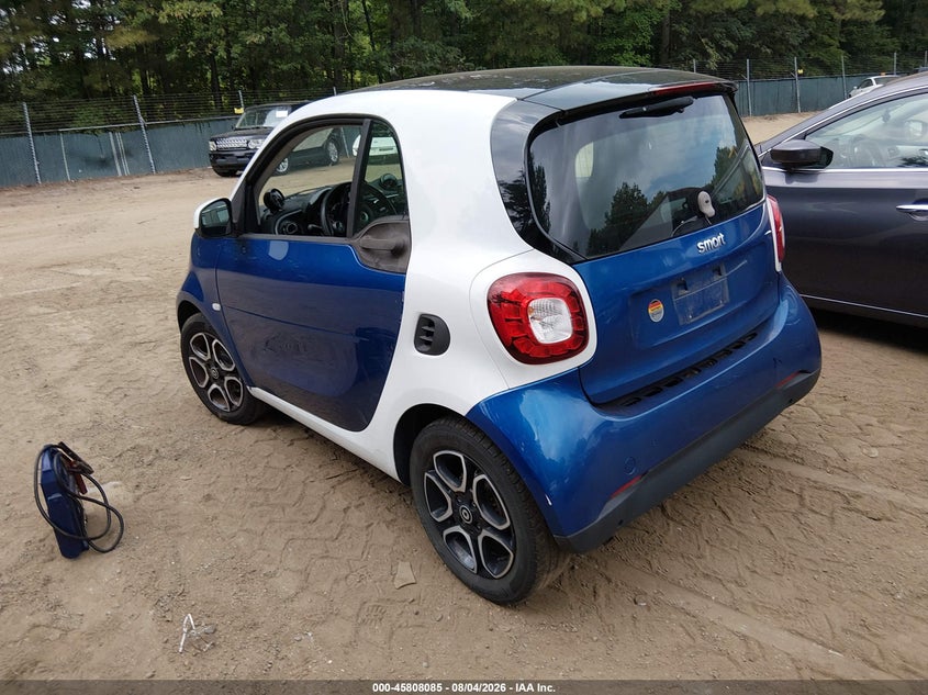 2016 Smart Fortwo VIN WMEFJ5DA8GK060969 IAAI salvage auction — NORMAL WEAR, Clear (Virginia), sold $1,725 on 2026-08-19 (photo 3)