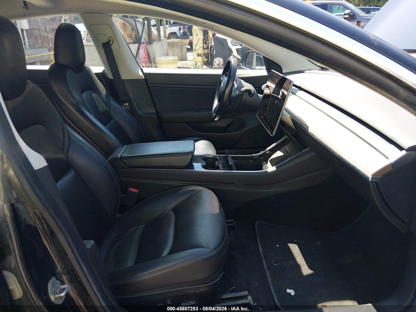 2019 Tesla Model 3 VIN 5YJ3E1EB9KF384394 IAAI salvage auction — NORMAL WEAR, Original (Vermont), sold $5,050 on 2026-08-23 (photo 5)