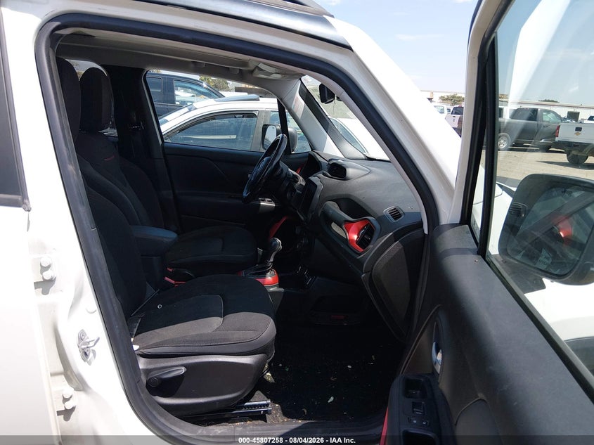 2018 Jeep Renegade VIN ZACCJBCBXJPG88698 IAAI salvage auction — NORMAL WEAR, Salvage Title, sold $1,975 on 2026-08-10 (photo 5)