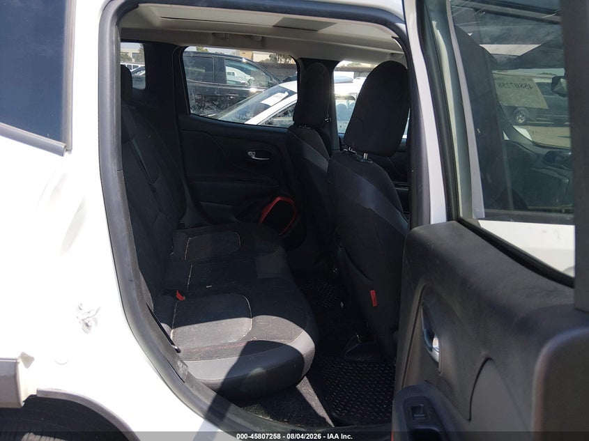 2018 Jeep Renegade VIN ZACCJBCBXJPG88698 IAAI salvage auction — NORMAL WEAR, Salvage Title, sold $1,975 on 2026-08-10 (photo 8)