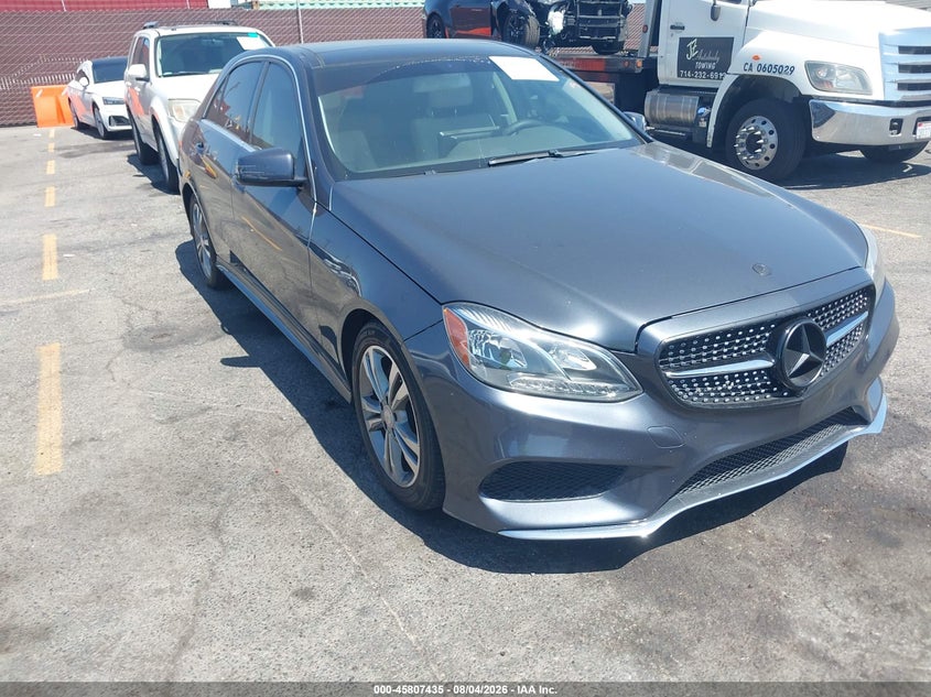 2014 Mercedes-benz E-klasse VIN WDDHF9FB0EA960327 IAAI salvage auction — REAR END, Salvage (California), sold $3,625 on 2026-08-17 (photo 1)