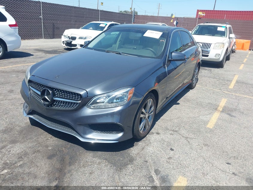 2014 Mercedes-benz E-klasse VIN WDDHF9FB0EA960327 IAAI salvage auction — REAR END, Salvage (California), sold $3,625 on 2026-08-17 (photo 2)