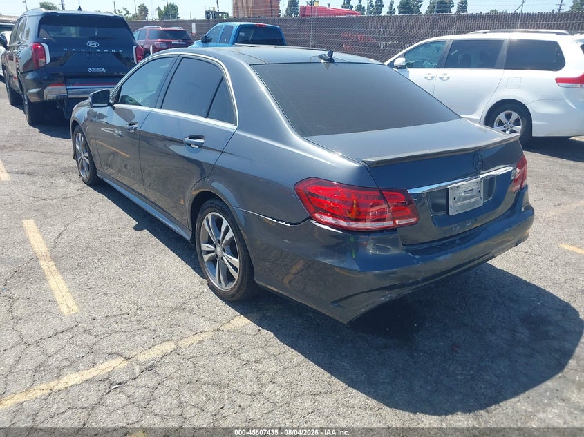 2014 Mercedes-benz E-klasse VIN WDDHF9FB0EA960327 IAAI salvage auction — REAR END, Salvage (California), sold $3,625 on 2026-08-17 (photo 3)