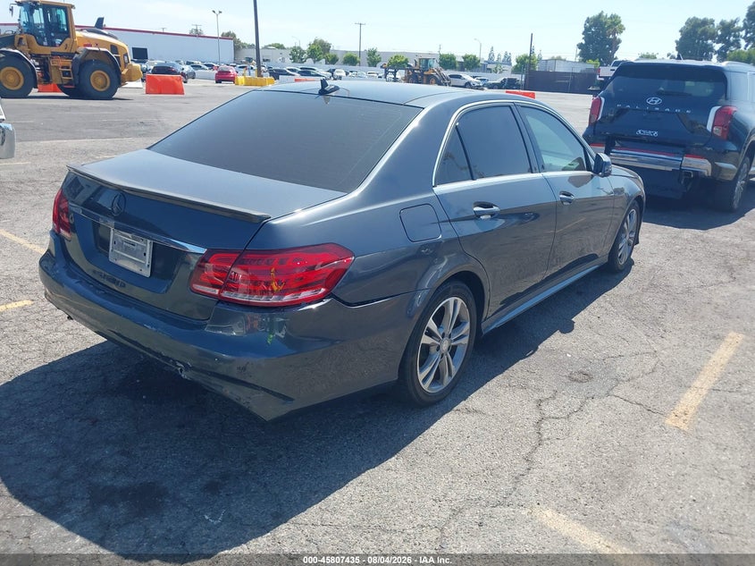 2014 Mercedes-benz E-klasse VIN WDDHF9FB0EA960327 IAAI salvage auction — REAR END, Salvage (California), sold $3,625 on 2026-08-17 (photo 4)