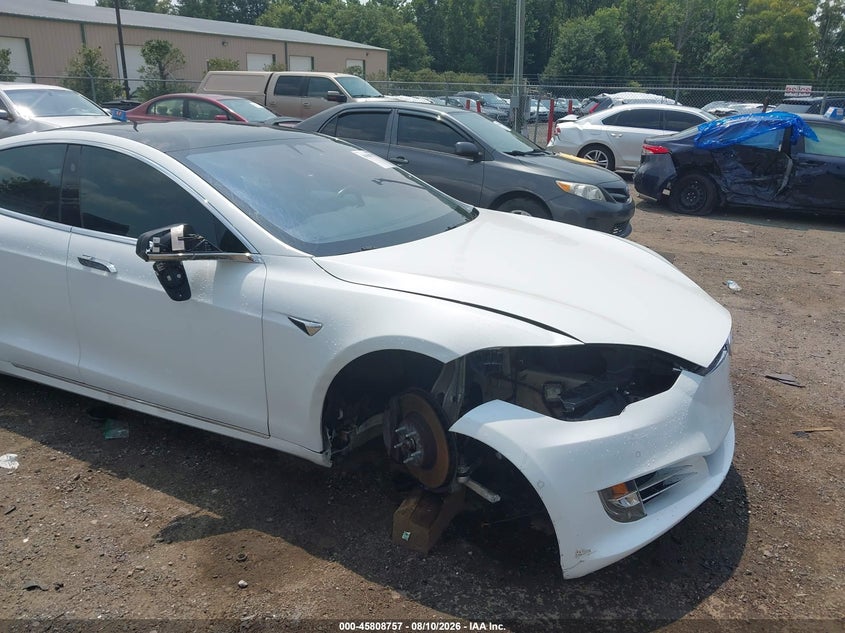 2018 Tesla Model s VIN 5YJSA1E22JF284675 IAAI salvage auction — RIGHT FRONT, Salvage Title, sold $7,650 on 2026-08-31 (photo 6)