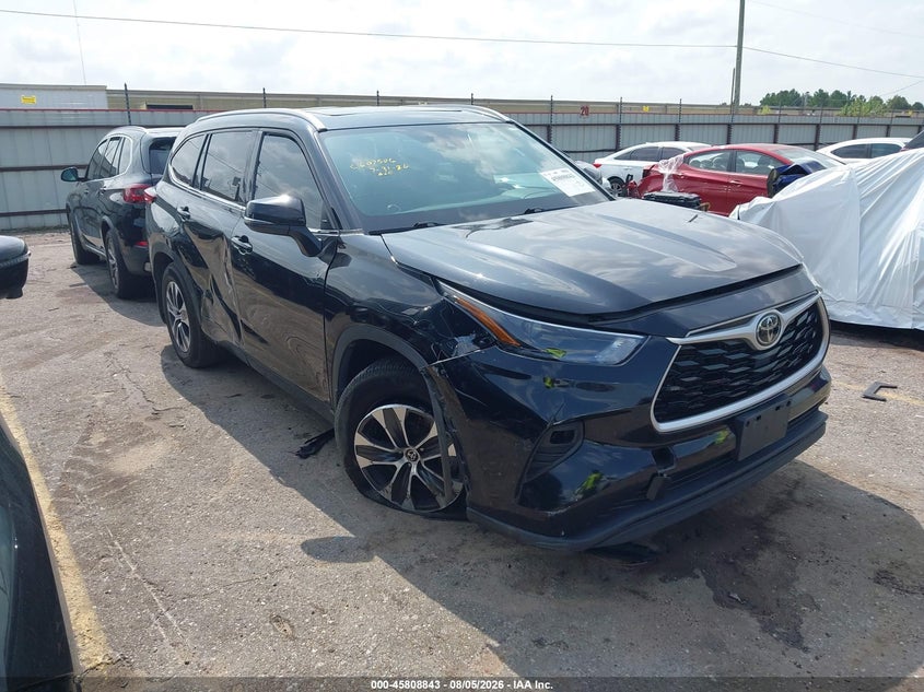 2022 Toyota Highlander VIN 5TDGZRAHXNS102519 — IAAI salvage auction photo