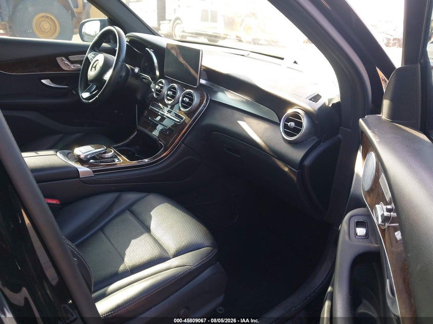 2019 Mercedes-benz Glc VIN WDC0G5EB3KF532386 IAAI salvage auction — RIGHT FRONT, Salvage (California), sold $10,175 on 2026-08-13 (photo 5)