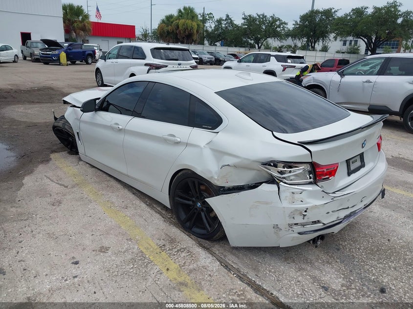 2017 BMW 4er VIN WBA4F7C54HG438357 IAAI salvage auction — FRONT & REAR, Salvage Title, sold $1,400 on 2026-08-19 (photo 3)