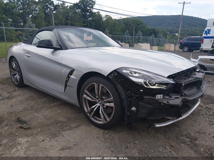 2021 BMW Z4 VIN WBAHF3C03MWX30936 — IAAI salvage auction photo