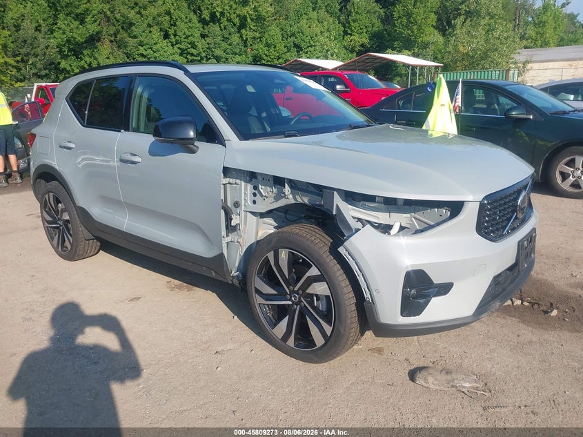 2025 Volvo Xc40 VIN YV4L12UC0S2609331 — IAAI salvage auction photo
