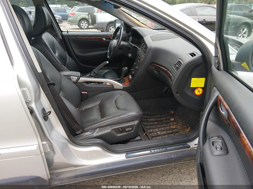 2005 Volvo Xc70 VIN YV1SZ592051180835 IAAI salvage auction — NORMAL WEAR, Affidavit In Lieu Of Title - Non-Public (Washington), sold $250 on 2026-08-19 (photo 5)