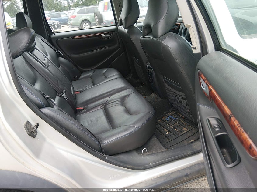 2005 Volvo Xc70 VIN YV1SZ592051180835 IAAI salvage auction — NORMAL WEAR, Affidavit In Lieu Of Title - Non-Public (Washington), sold $250 on 2026-08-19 (photo 8)