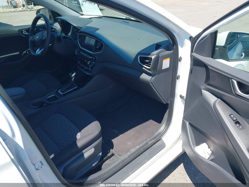 2019 Hyundai Ioniq hybrid VIN KMHC65LC3KU156362 IAAI salvage auction — NORMAL WEAR, Sf97 (New York), sold $8,500 on 2026-08-20 (photo 5)