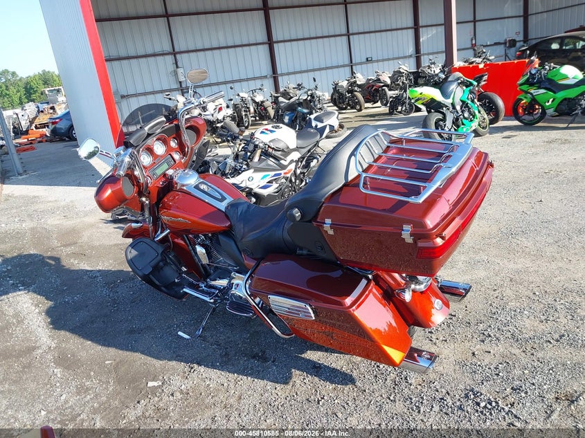 2010 Harley-davidson FLHTCUSE VIN 1HD1PR815AB952157 IAAI salvage auction — RIGHT SIDE, Salvage - Greater Than 75% (Maryland), sold $1,800 on 2026-09-09 (photo 3)