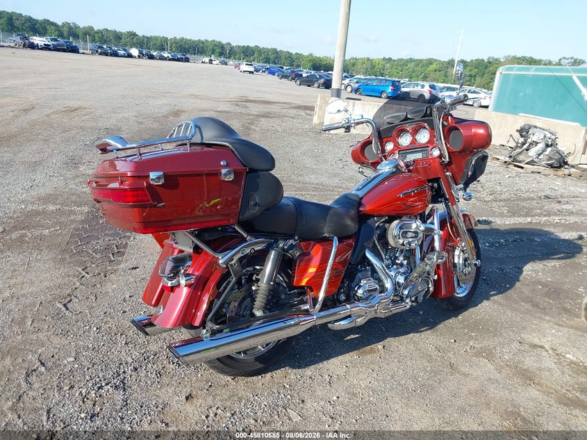 2010 Harley-davidson FLHTCUSE VIN 1HD1PR815AB952157 IAAI salvage auction — RIGHT SIDE, Salvage - Greater Than 75% (Maryland), sold $1,800 on 2026-09-09 (photo 4)