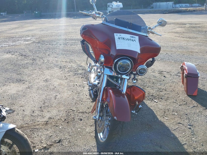 2010 Harley-davidson FLHTCUSE VIN 1HD1PR815AB952157 IAAI salvage auction — RIGHT SIDE, Salvage - Greater Than 75% (Maryland), sold $1,800 on 2026-09-09 (photo 5)