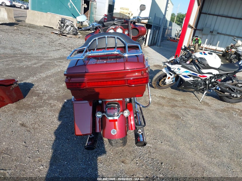 2010 Harley-davidson FLHTCUSE VIN 1HD1PR815AB952157 IAAI salvage auction — RIGHT SIDE, Salvage - Greater Than 75% (Maryland), sold $1,800 on 2026-09-09 (photo 6)