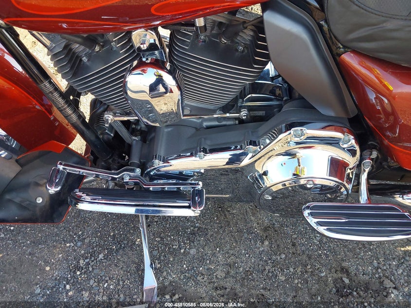 2010 Harley-davidson FLHTCUSE VIN 1HD1PR815AB952157 IAAI salvage auction — RIGHT SIDE, Salvage - Greater Than 75% (Maryland), sold $1,800 on 2026-09-09 (photo 9)