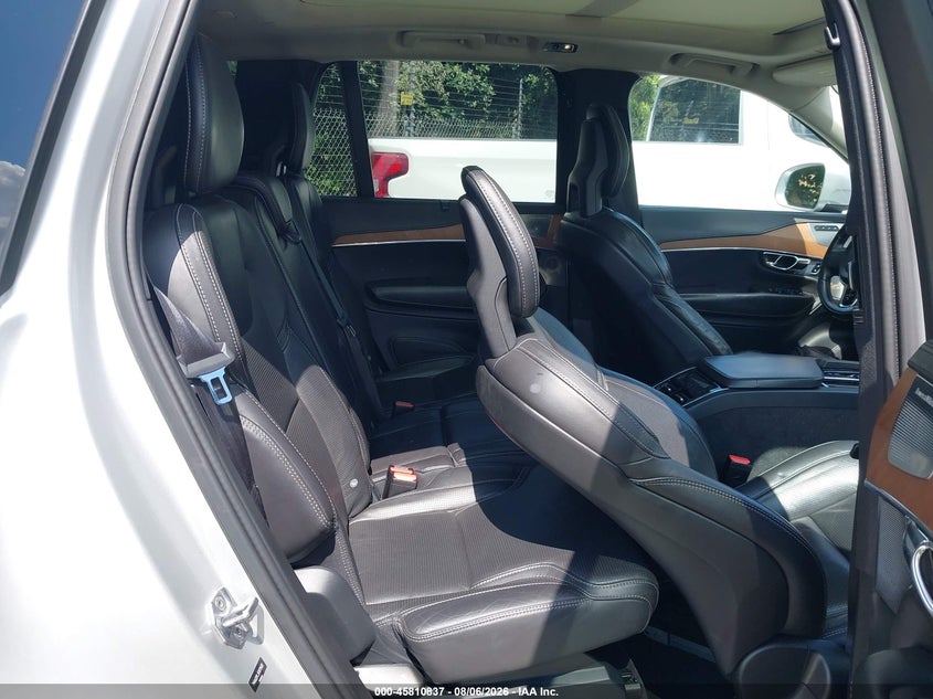 2016 Volvo Xc90 VIN YV4A22PL3G1079420 IAAI salvage auction — WATER/FLOOD, Salvage Title, sold $775 on 2026-09-06 (photo 8)