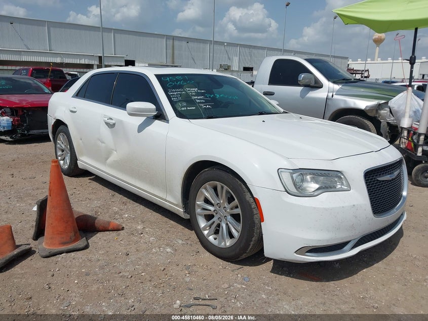 2019 Chrysler 300 VIN 2C3CCAAG0KH542417 — IAAI salvage auction photo