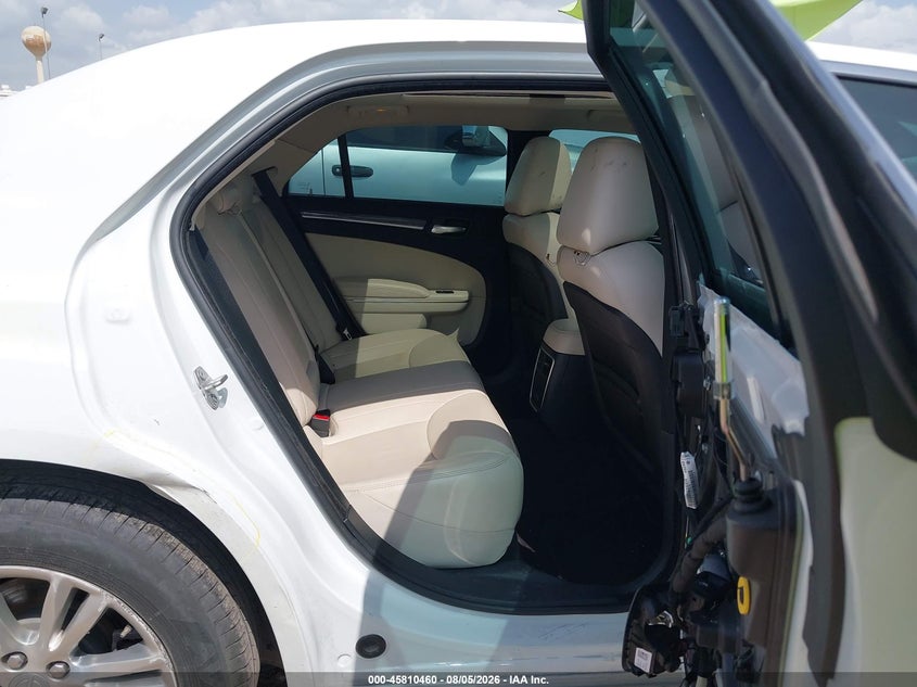 2019 Chrysler 300 VIN 2C3CCAAG0KH542417 IAAI salvage auction — SIDE, Original (Texas), sold $7,700 on 2026-09-03 (photo 8)