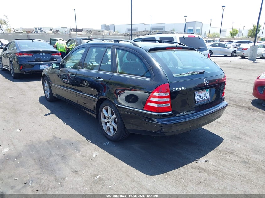 2005 Mercedes-benz C class VIN WDBRH61J35F585637 IAAI salvage auction — RIGHT SIDE, Salvage Certificate (California), sold $275 on 2026-08-28 (photo 3)