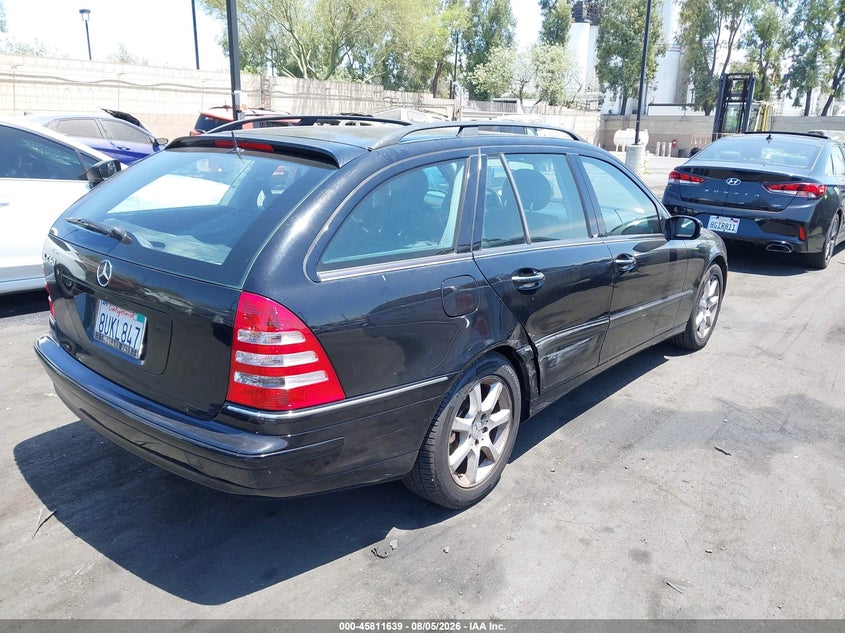 2005 Mercedes-benz C class VIN WDBRH61J35F585637 IAAI salvage auction — RIGHT SIDE, Salvage Certificate (California), sold $275 on 2026-08-28 (photo 4)