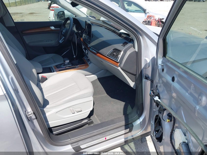 2022 Audi Q5 VIN WA1GAAFYXN2092397 IAAI salvage auction — FRONT END, Salvage (Texas), sold $9,750 on 2026-08-25 (photo 5)