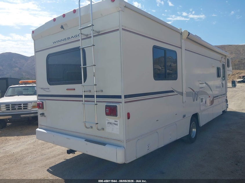 2005 Ford E-450 VIN 1FDXE45S95HA83319 IAAI salvage auction — NORMAL WEAR, Clear - Dealer Only (California), sold $10,100 on 2026-08-18 (photo 4)