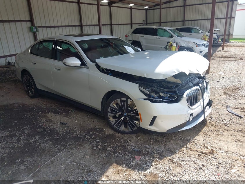 2025 BMW 5er VIN WBA43FJ06SCU41334 — IAAI salvage auction photo
