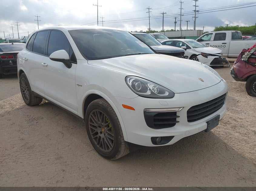 2017 Porsche Cayenne VIN WP1AE2A24HLA75505 — IAAI salvage auction photo