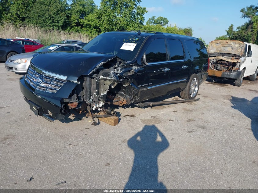 2011 Cadillac Escalade esv VIN 1GYS4JEF4BR132851 IAAI salvage auction — NORMAL WEAR, Clear (Maryland), sold $825 on 2026-08-27 (photo 2)