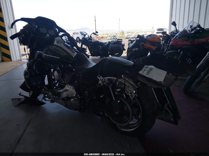 2015 Harley-davidson Road glide VIN 1HD1KHM17FB603684 IAAI salvage auction — SIDE, Wait Title, sold $1,000 on 2026-10-09 (photo 3)