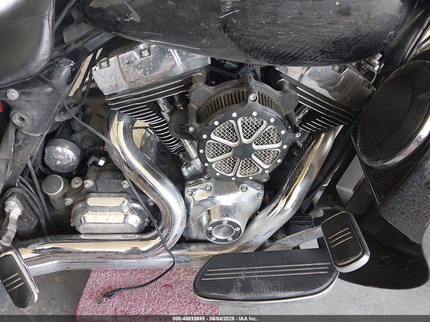 2015 Harley-davidson Road glide VIN 1HD1KHM17FB603684 IAAI salvage auction — SIDE, Wait Title, sold $1,000 on 2026-10-09 (photo 8)