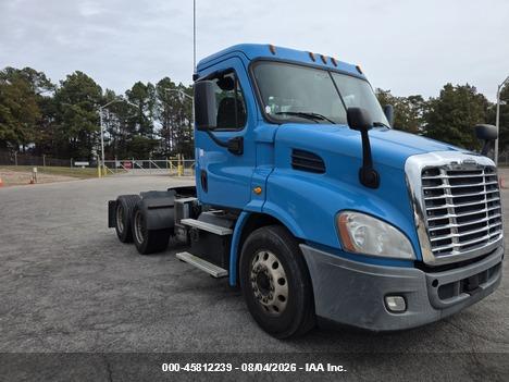 2016 Freightliner Cascadia 113 VIN 1FUJGBDV8GLHE3829 IAAI salvage auction — NORMAL WEAR, Dealer (Iowa), sold $6,500 on 2026-08-22 (photo 1)