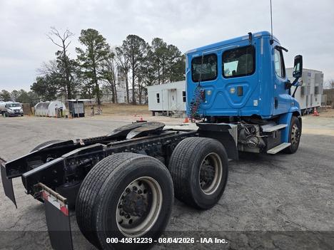 2016 Freightliner Cascadia 113 VIN 1FUJGBDV8GLHE3829 IAAI salvage auction — NORMAL WEAR, Dealer (Iowa), sold $6,500 on 2026-08-22 (photo 4)