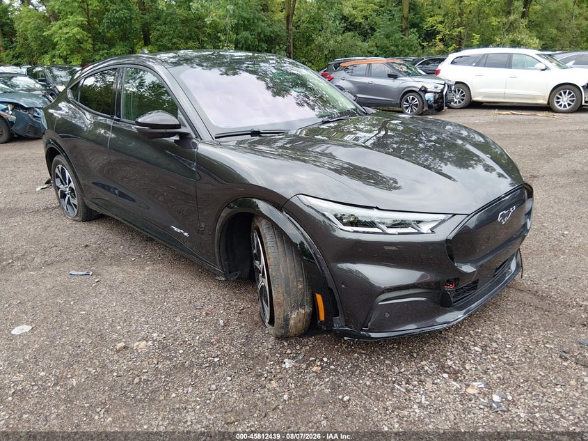 2022 Ford Mustang mach-e VIN 3FMTK3SS6NMA43975 — IAAI salvage auction photo