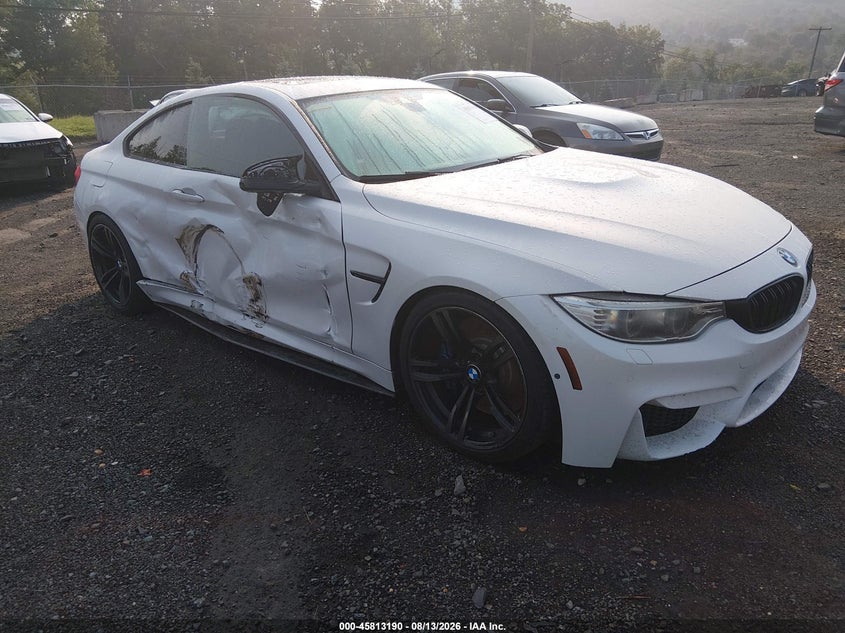 2015 BMW M4 VIN WBS3R9C52FK331196 — IAAI salvage auction photo
