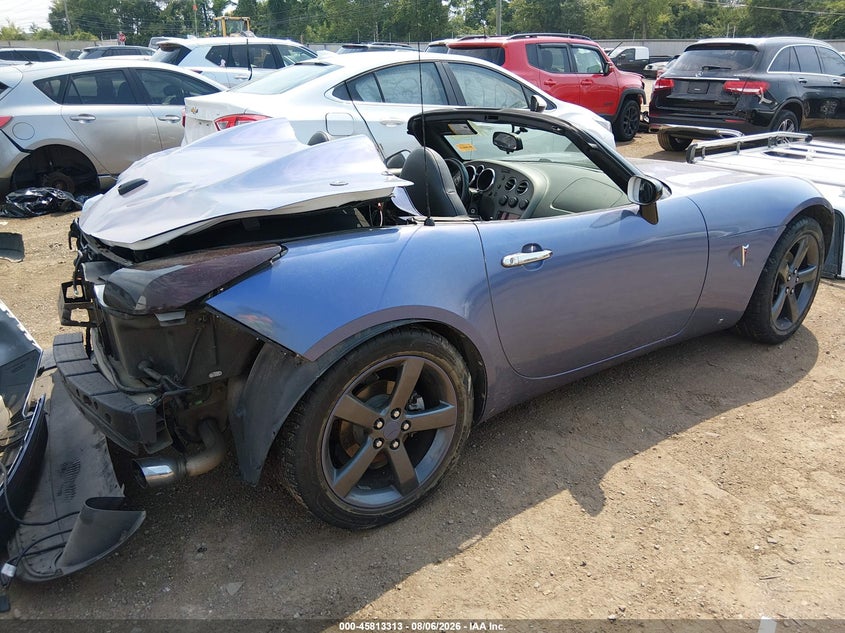 2007 Pontiac Solstice VIN 1G2MB35B97Y137378 IAAI salvage auction — REAR END, Salvage (Ohio), sold $450 on 2026-08-27 (photo 4)