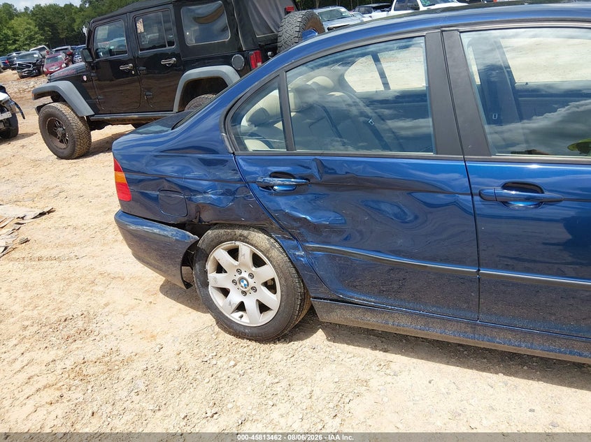 2004 BMW 3er VIN WBAET37434NJ82368 IAAI salvage auction — REAR END, Salvage (North Carolina), sold $1,625 on 2026-09-08 (photo 6)