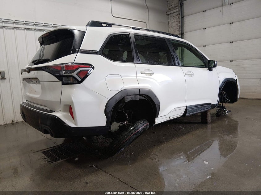 2025 Subaru Forester VIN JF2SLDNC8SH615315 IAAI salvage auction — SIDE, Wait Title, sold $10,600 on 2026-09-18 (photo 4)