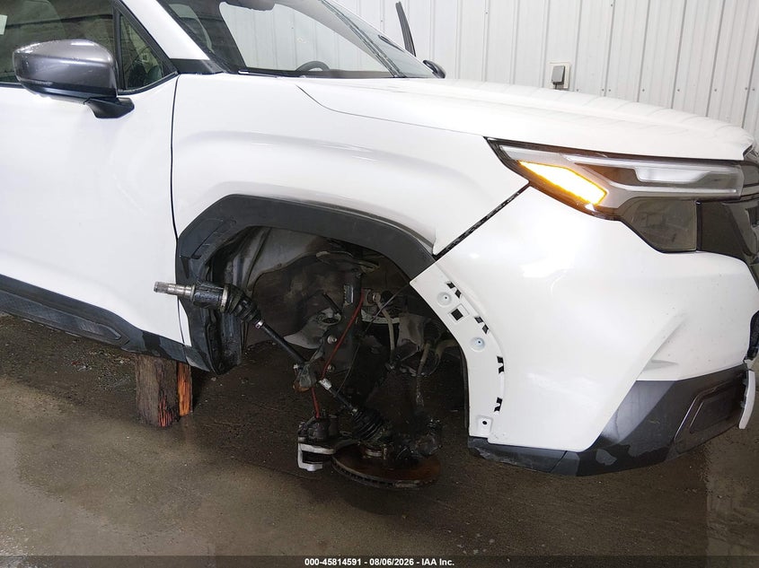 2025 Subaru Forester VIN JF2SLDNC8SH615315 IAAI salvage auction — SIDE, Wait Title, sold $10,600 on 2026-09-18 (photo 6)