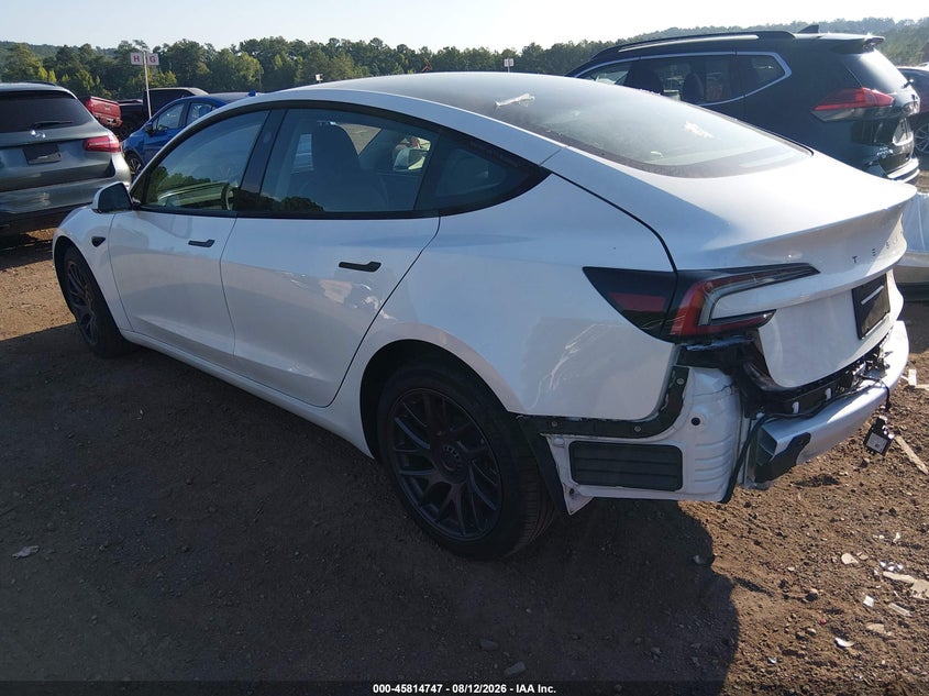 2025 Tesla Model 3 VIN 5YJ3E1EA9SF950724 IAAI salvage auction — REAR END, Salvage Title, sold $16,975 on 2026-09-04 (photo 3)