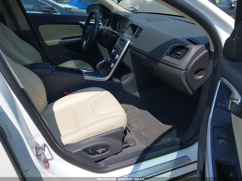 2018 Volvo VIN LYV402HK2JB160081 IAAI salvage auction — NORMAL WEAR, Clear (Washington), sold $525 on 2026-09-16 (photo 5)