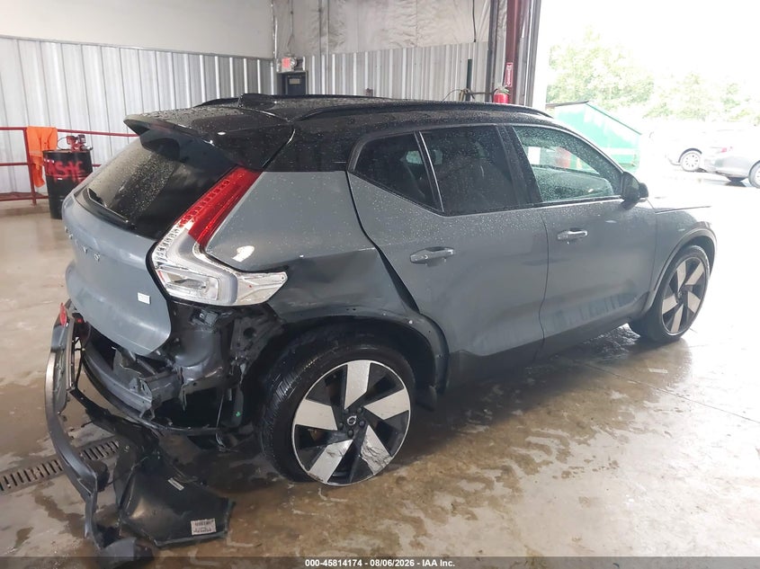 2023 Volvo Xc40 VIN YV4ED3UM6P2990964 IAAI salvage auction — REAR END, Salvage Title, sold $10,600 on 2026-10-02 (photo 4)