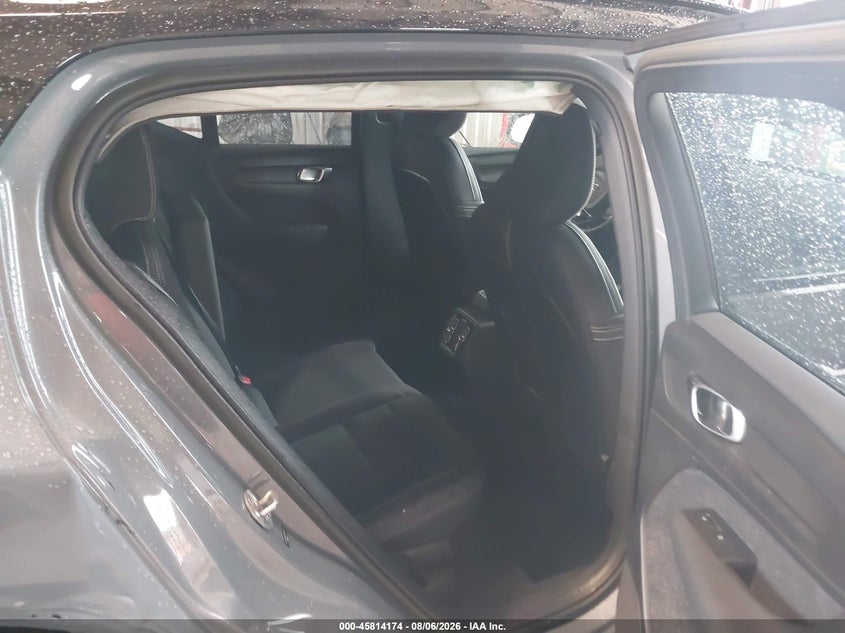 2023 Volvo Xc40 VIN YV4ED3UM6P2990964 IAAI salvage auction — REAR END, Salvage Title, sold $10,600 on 2026-10-02 (photo 8)
