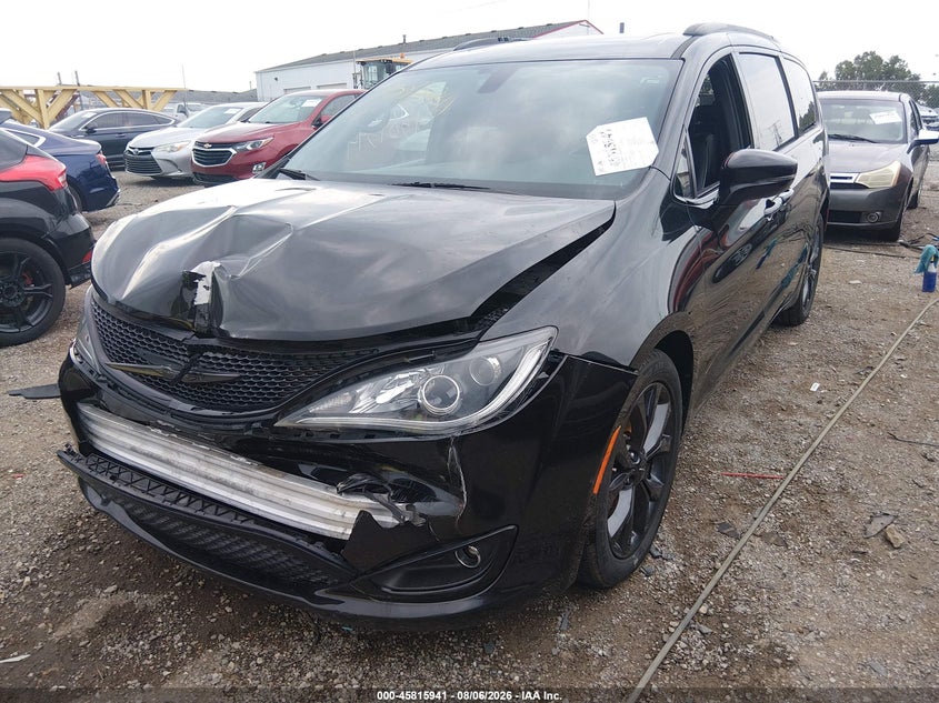 2018 Chrysler Pacifica VIN 2C4RC1GG4JR186558 IAAI salvage auction — FRONT END, Wait Title, sold $4,050 on 2026-10-10 (photo 2)