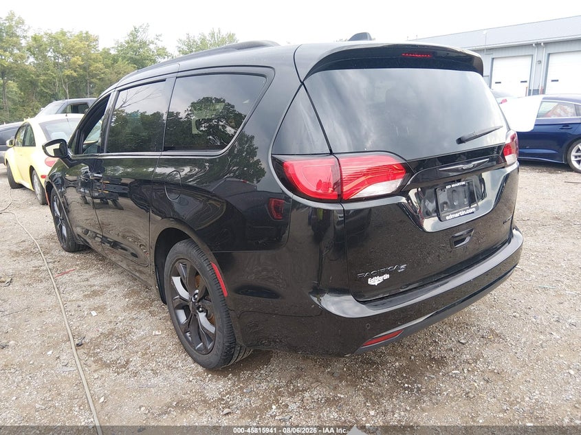2018 Chrysler Pacifica VIN 2C4RC1GG4JR186558 IAAI salvage auction — FRONT END, Wait Title, sold $4,050 on 2026-10-10 (photo 3)