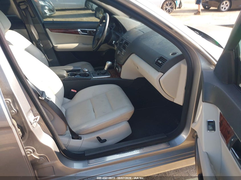 2009 Mercedes-benz C class VIN WDDGF54XX9R066930 IAAI salvage auction — NORMAL WEAR, Original (Texas), sold $550 on 2026-08-13 (photo 5)